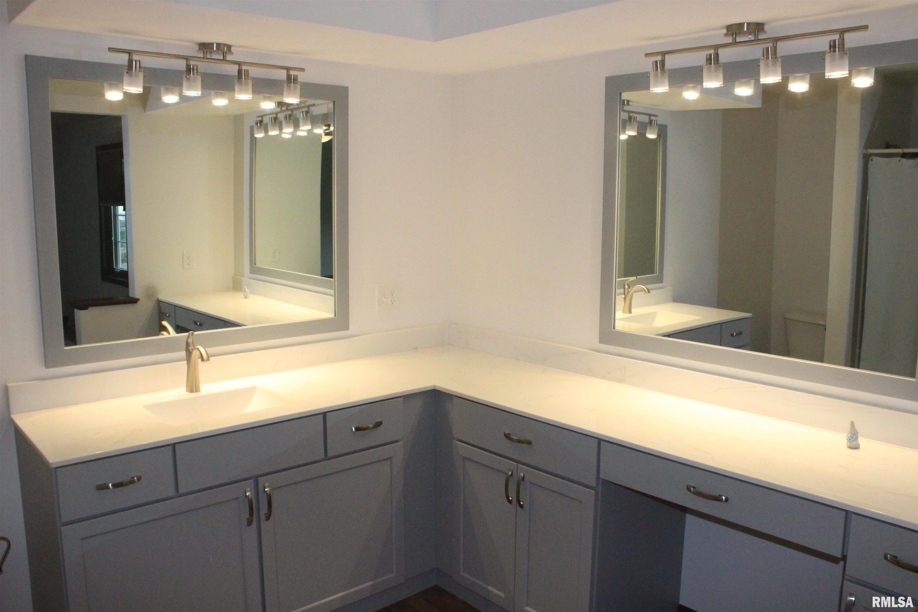 17226 Cedar Road East Moline, IL 61244 - Photo 17 of 32 Gallery Image 17