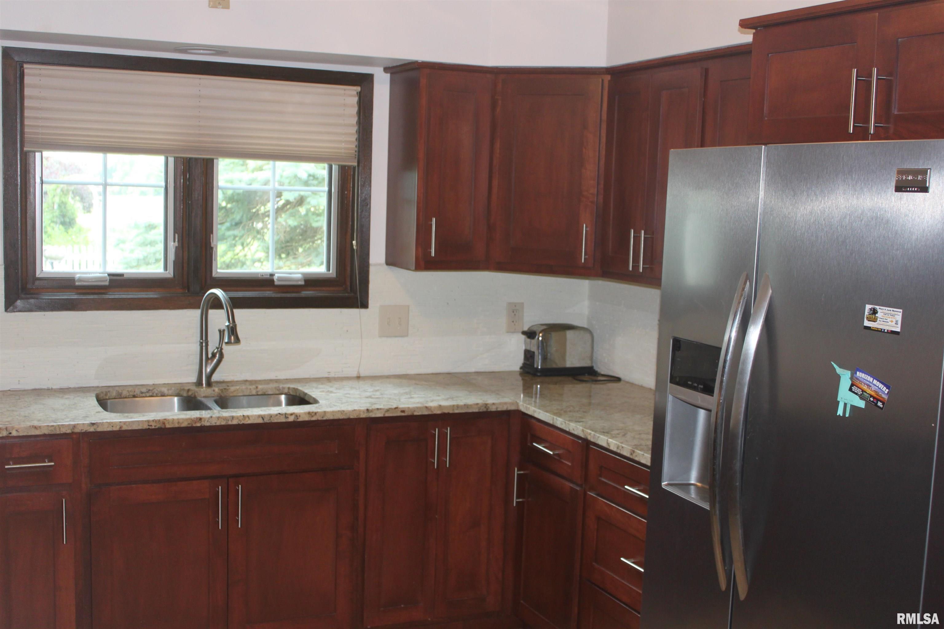 17226 Cedar Road East Moline, IL 61244 - Photo 2 of 32 Gallery Image 2