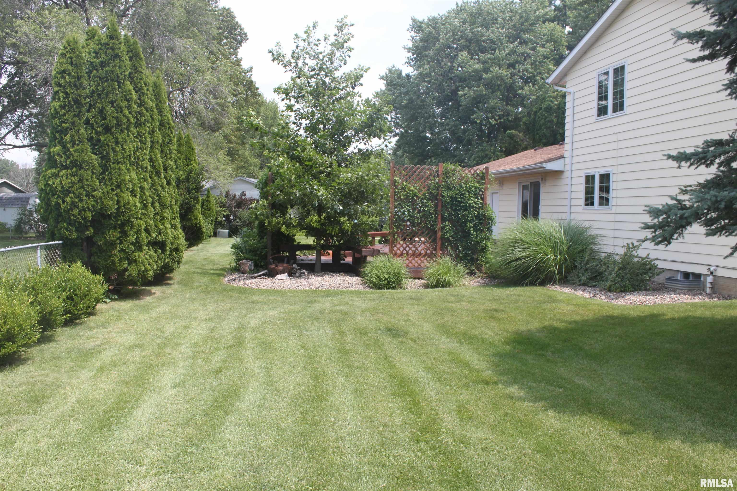 17226 Cedar Road East Moline, IL 61244 - Photo 28 of 32 Gallery Image 28