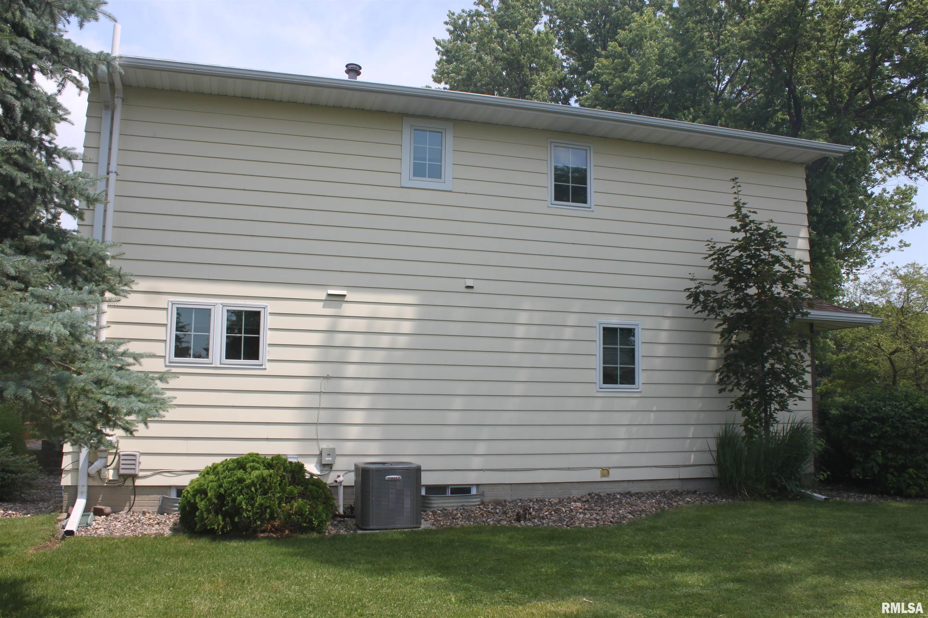 17226 Cedar Road East Moline, IL 61244 - Photo 29 of 32 Gallery Image 29