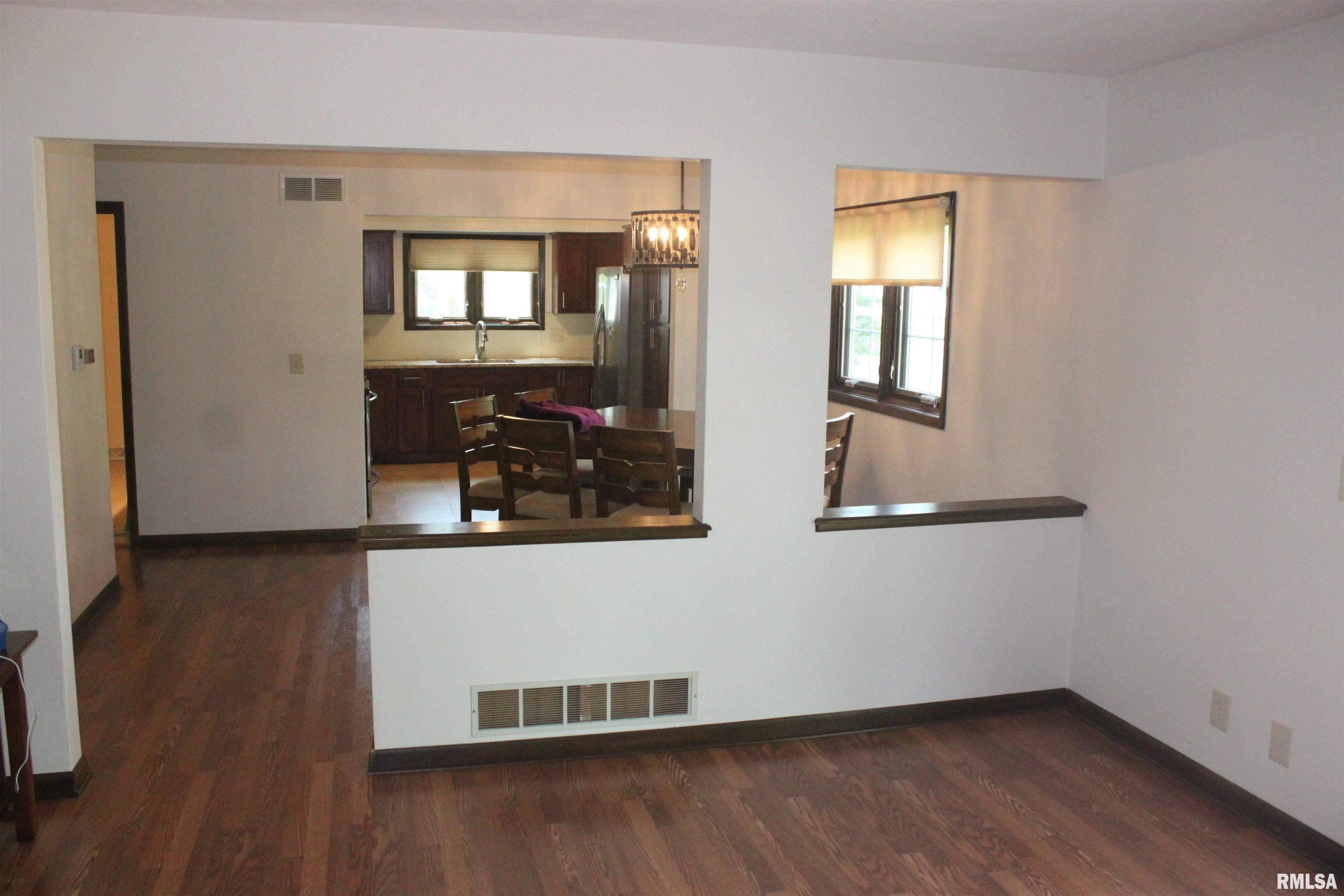 17226 Cedar Road East Moline, IL 61244 - Photo 8 of 32 Gallery Image 8