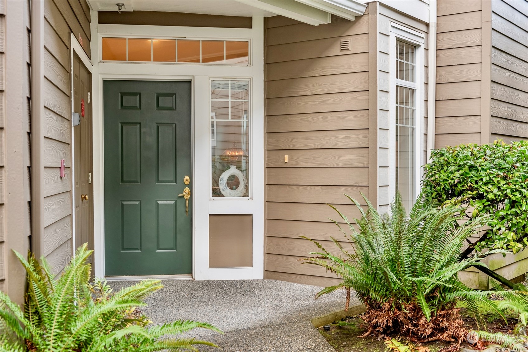 555 Anacortes Court Northeast, Unit 106 Renton, WA 98059 - Photo 4 of 25 Gallery Image 4