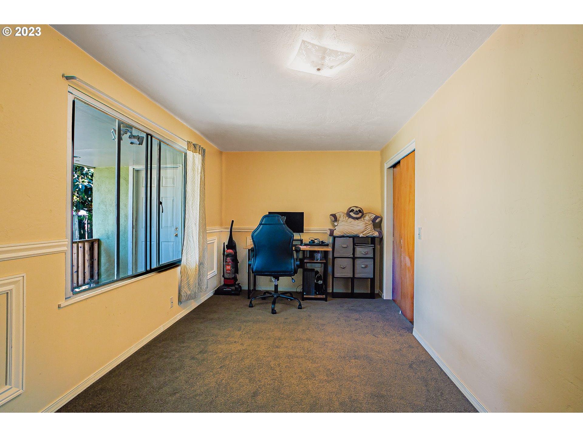 465 North 24th Street Springfield, OR 97477 - Photo 14 of 30 a view of a workspace