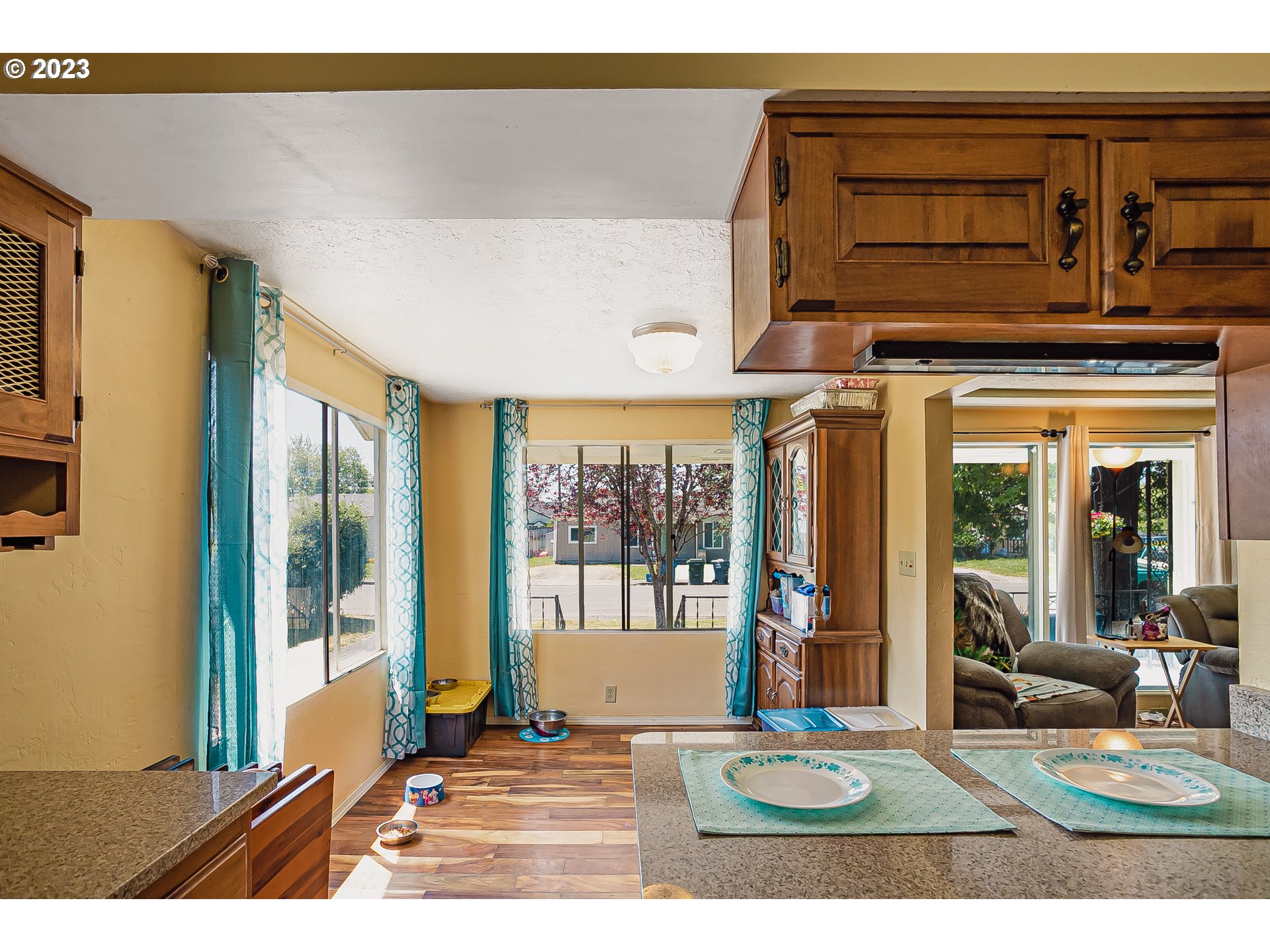 465 North 24th Street Springfield, OR 97477 - Photo 9 of 30 a view of an entryway with wooden floor