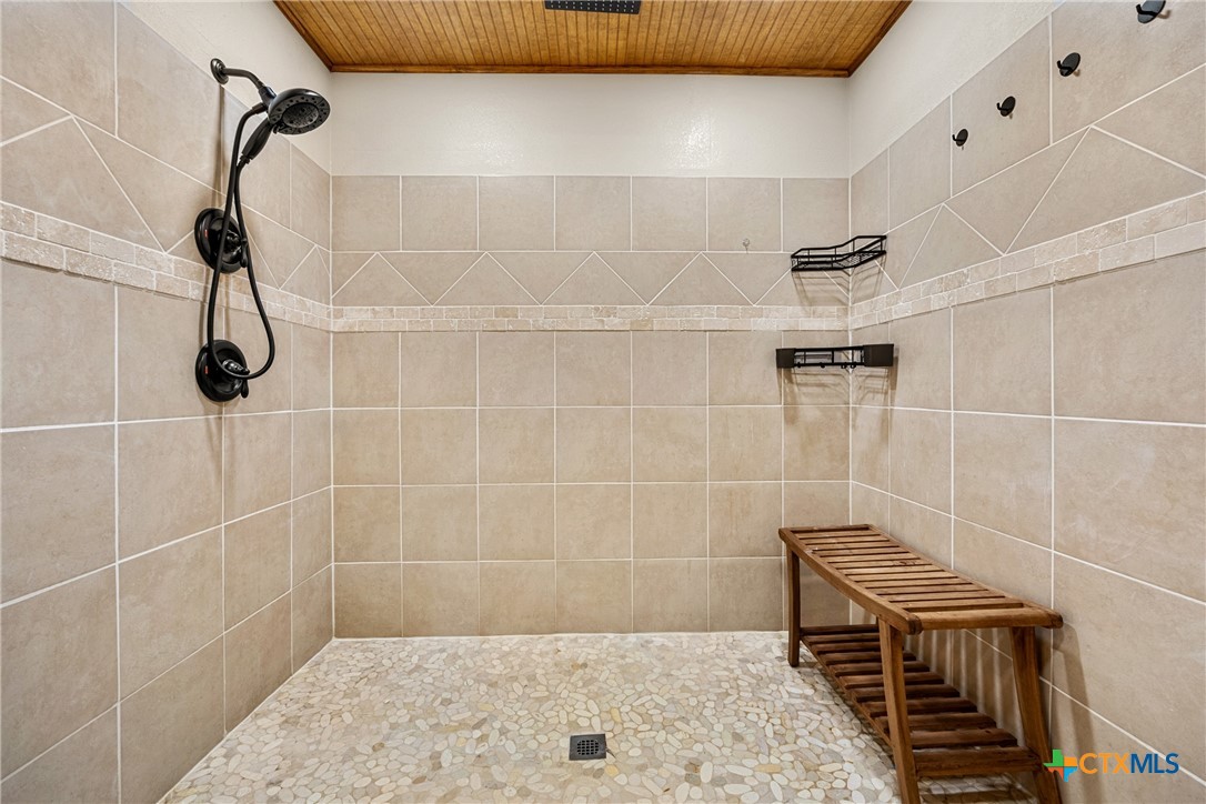 370 County Road 3106 Kempner, TX 76539 - Photo 21 of 34 a bathroom with a shower