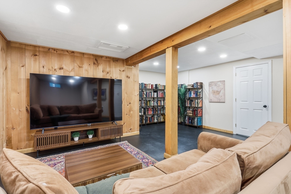 65 Bennett Street Hudson, MA 01749 - Photo 33 of 42