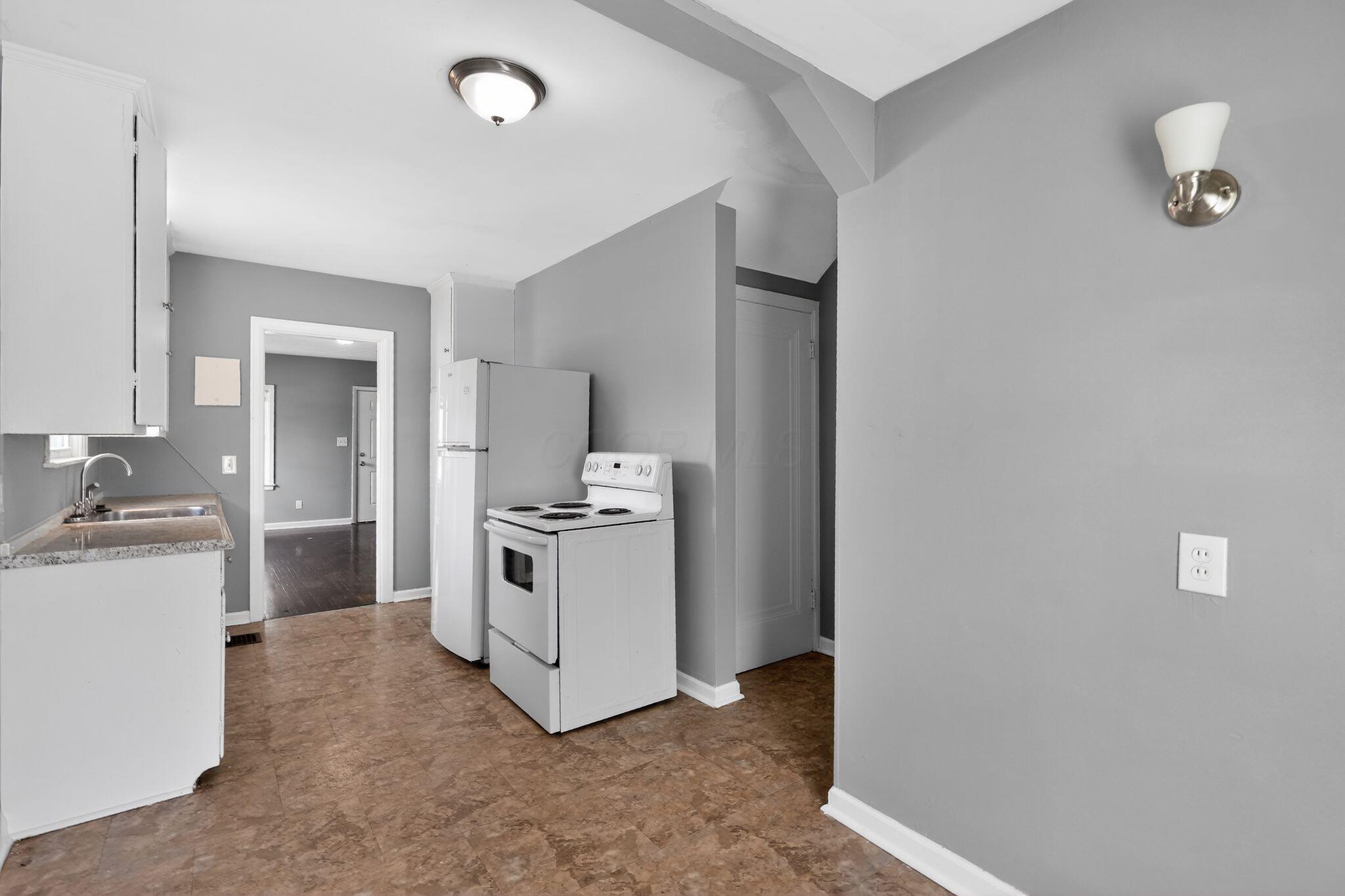669 South Hampton Road Columbus, OH 43213 - Photo 15 of 28