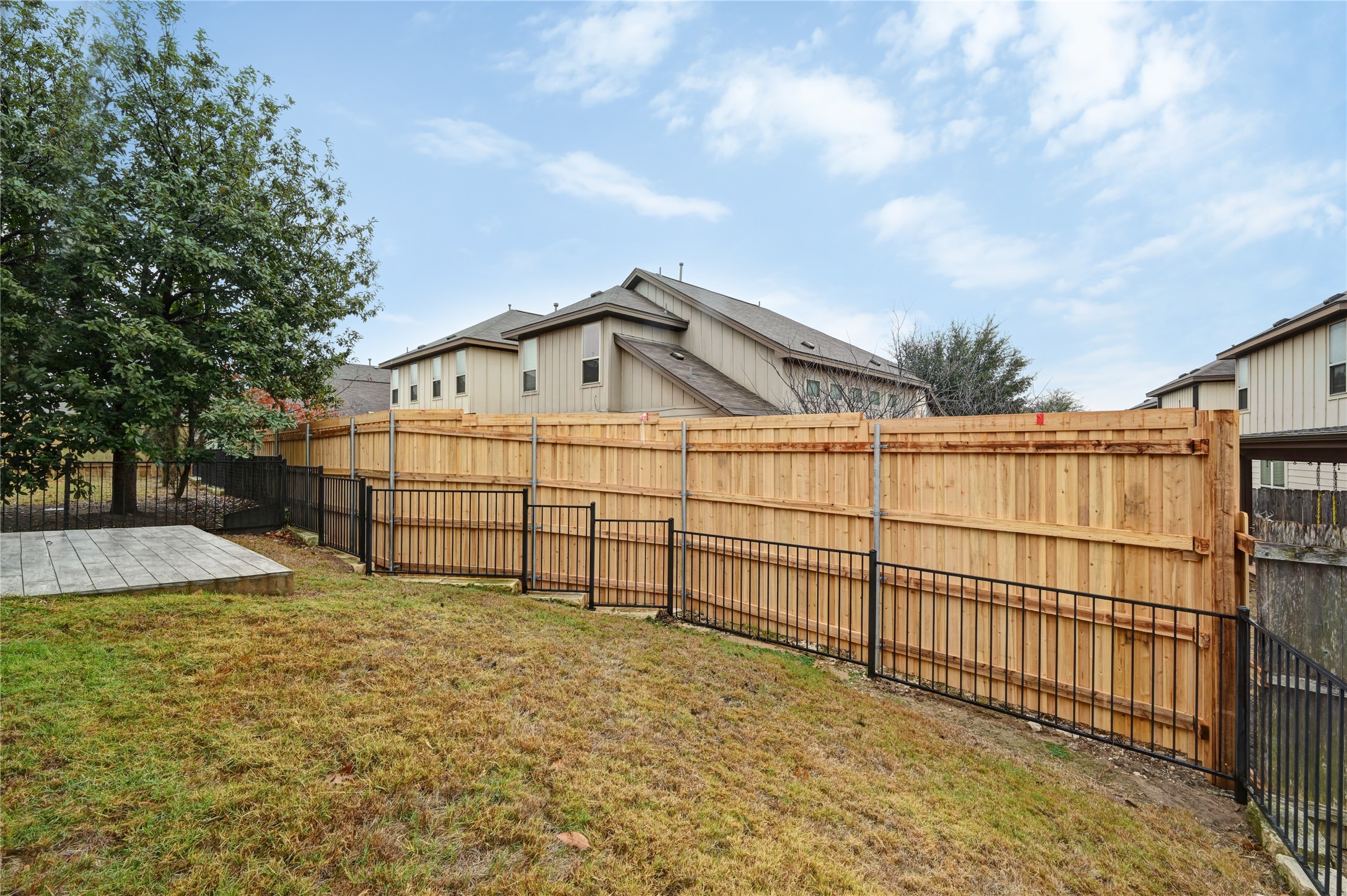 10137 Milla Circle Austin, TX 78748 - Photo 25 of 28 New Privacy Fencing Recently Installed by Neighbor!
