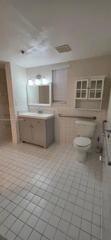 $2,100 | 55 East 4th Street, Unit 104, Hialeah, FL 33010