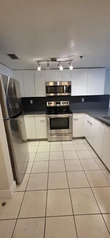 $2,100 | 55 East 4th Street, Unit 104, Hialeah, FL 33010