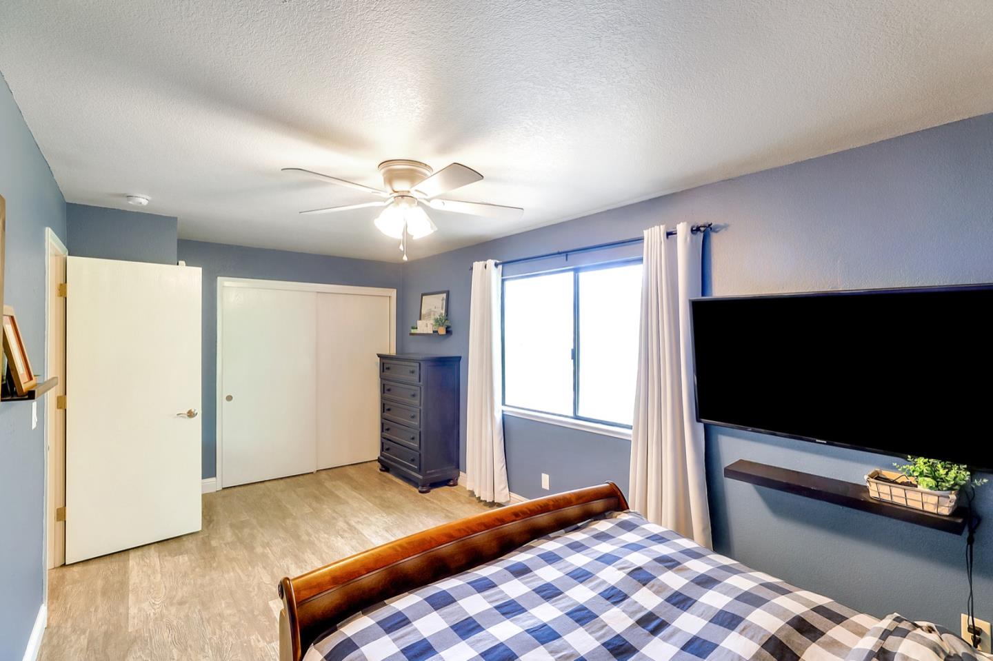 801 Nash Road, Unit I6 Hollister, CA 95023 - Photo 17 of 29 Gallery Image 17