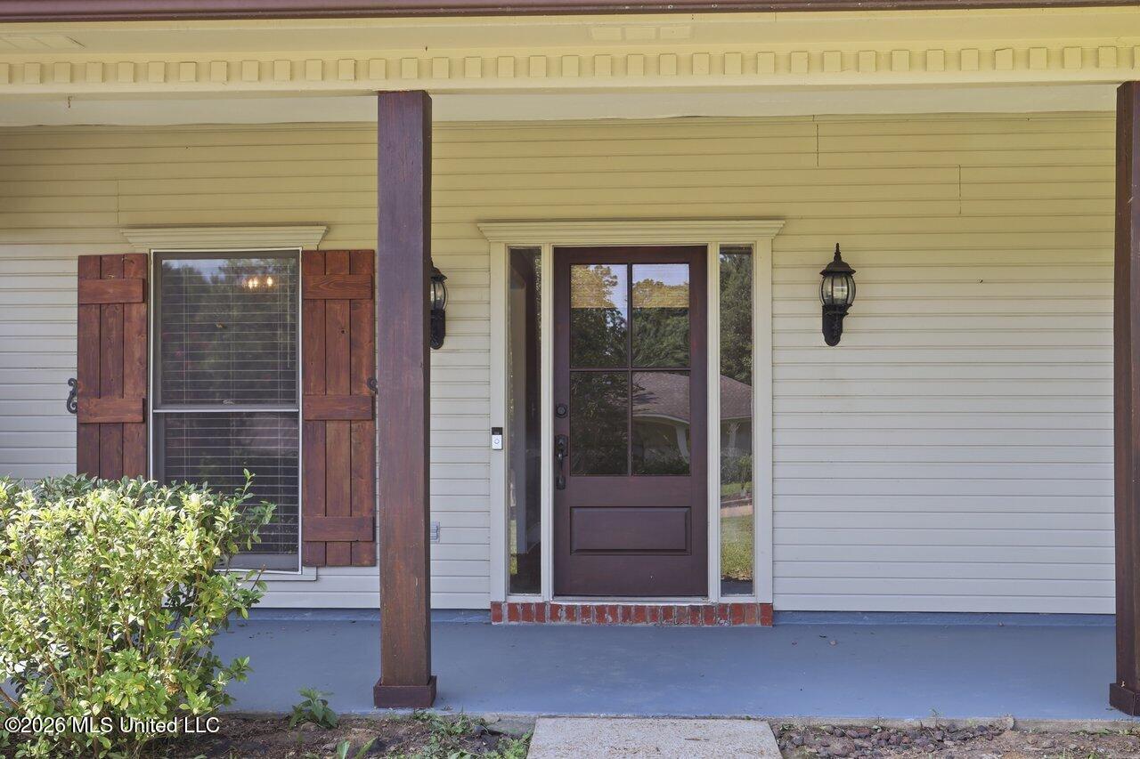 153 Oak Ridge Circle Madison, MS 39110 - Photo 4 of 31 153 Oak Ridge Cir Hometoursms.com 4