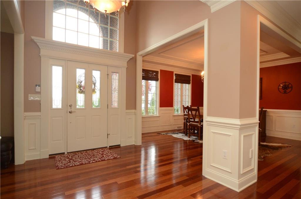 2132 John's Ridge Road Coraopolis, PA 15108 - Photo 2 of 25 Welcoming and open floor plan.
