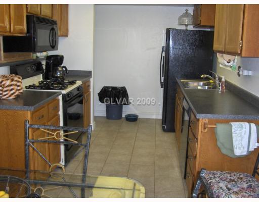 404 East Rolly Street Henderson, NV 89011 - Photo 4 of 10 Kitchen.