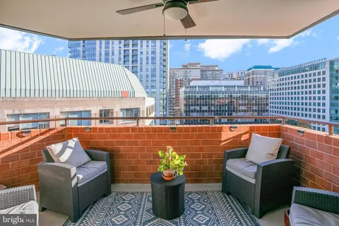 $424,999 | 1001 North Randolph Street, Unit 1020, Arlington, VA 22201