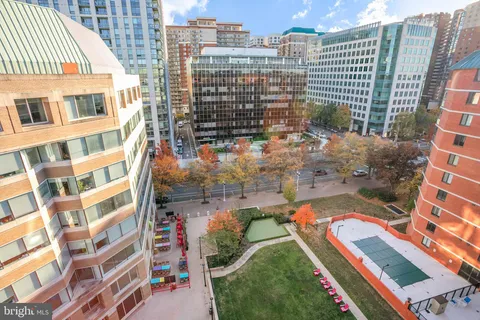 $424,999 | 1001 North Randolph Street, Unit 1020, Arlington, VA 22201