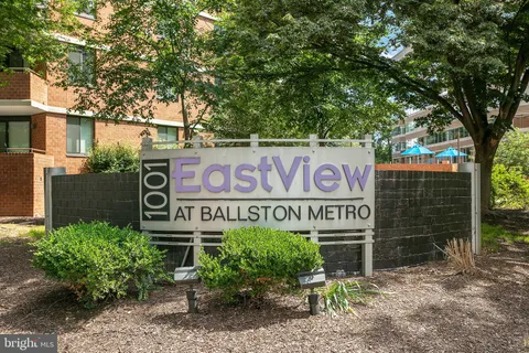 $424,999 | 1001 North Randolph Street, Unit 1020, Arlington, VA 22201