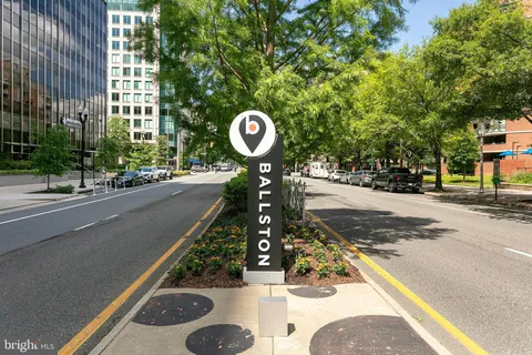 $424,999 | 1001 North Randolph Street, Unit 1020, Arlington, VA 22201