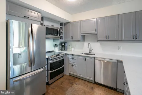 $424,999 | 1001 North Randolph Street, Unit 1020, Arlington, VA 22201