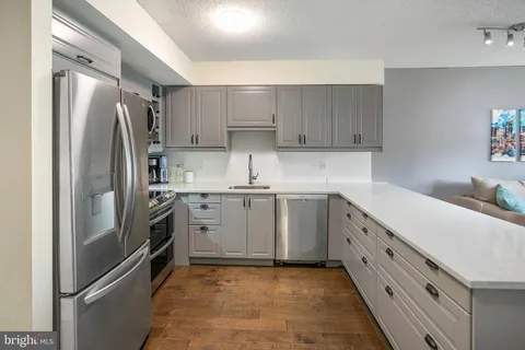 $424,999 | 1001 North Randolph Street, Unit 1020, Arlington, VA 22201