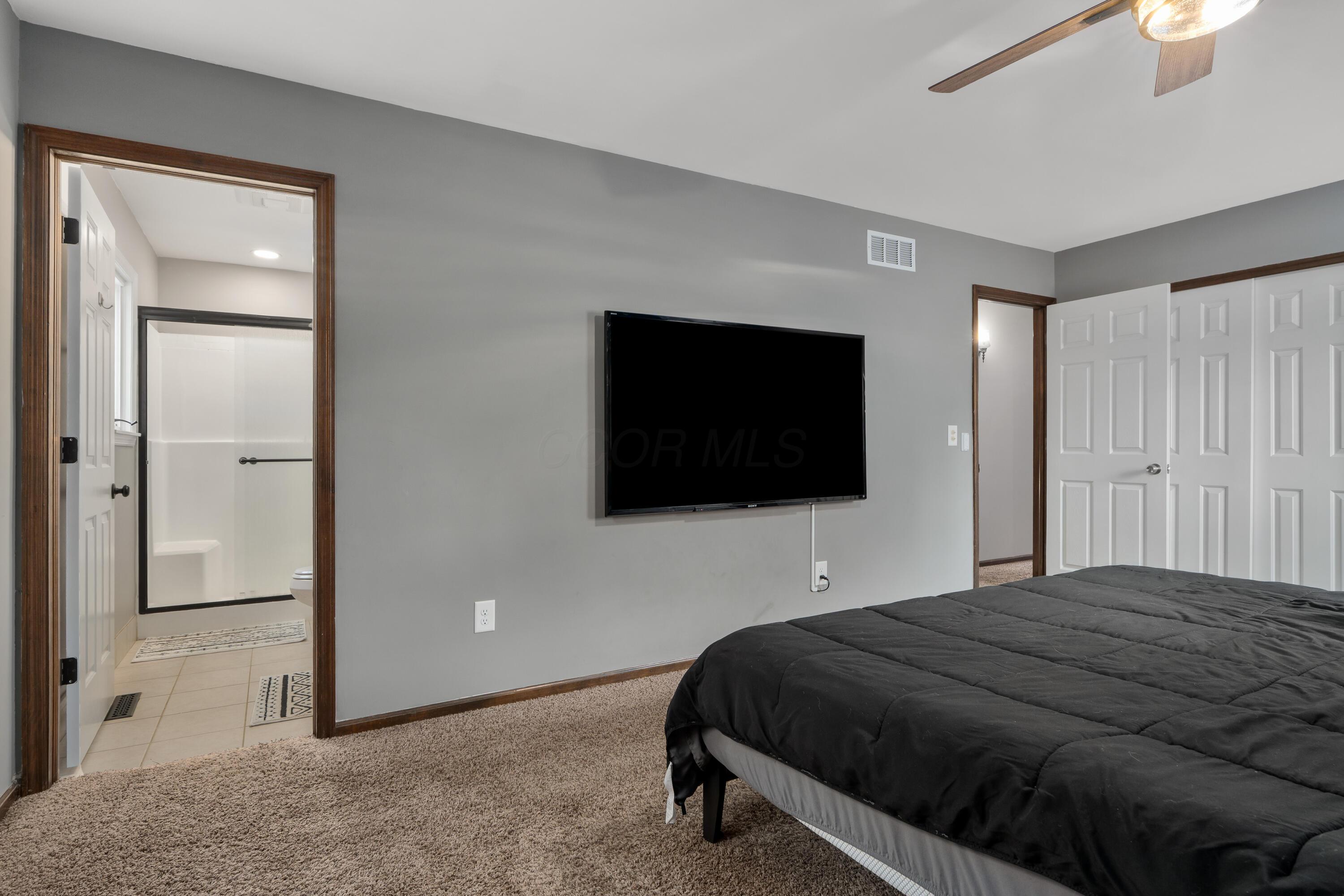 5879 Ravine View Court Columbus, OH 43231 - Photo 17 of 43 Primary Suite to private bath