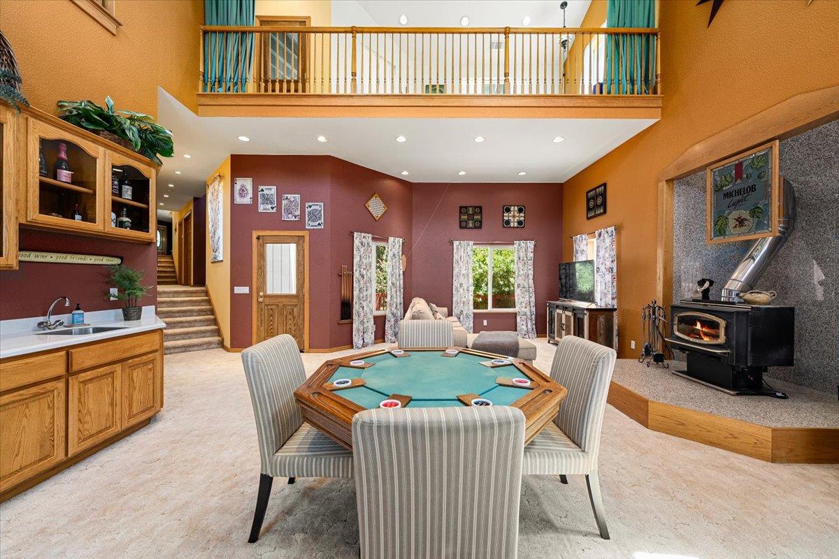 10947 East Lime Kiln Road Grass Valley, CA 95949 - Photo 30 of 94 Main Home - Game room