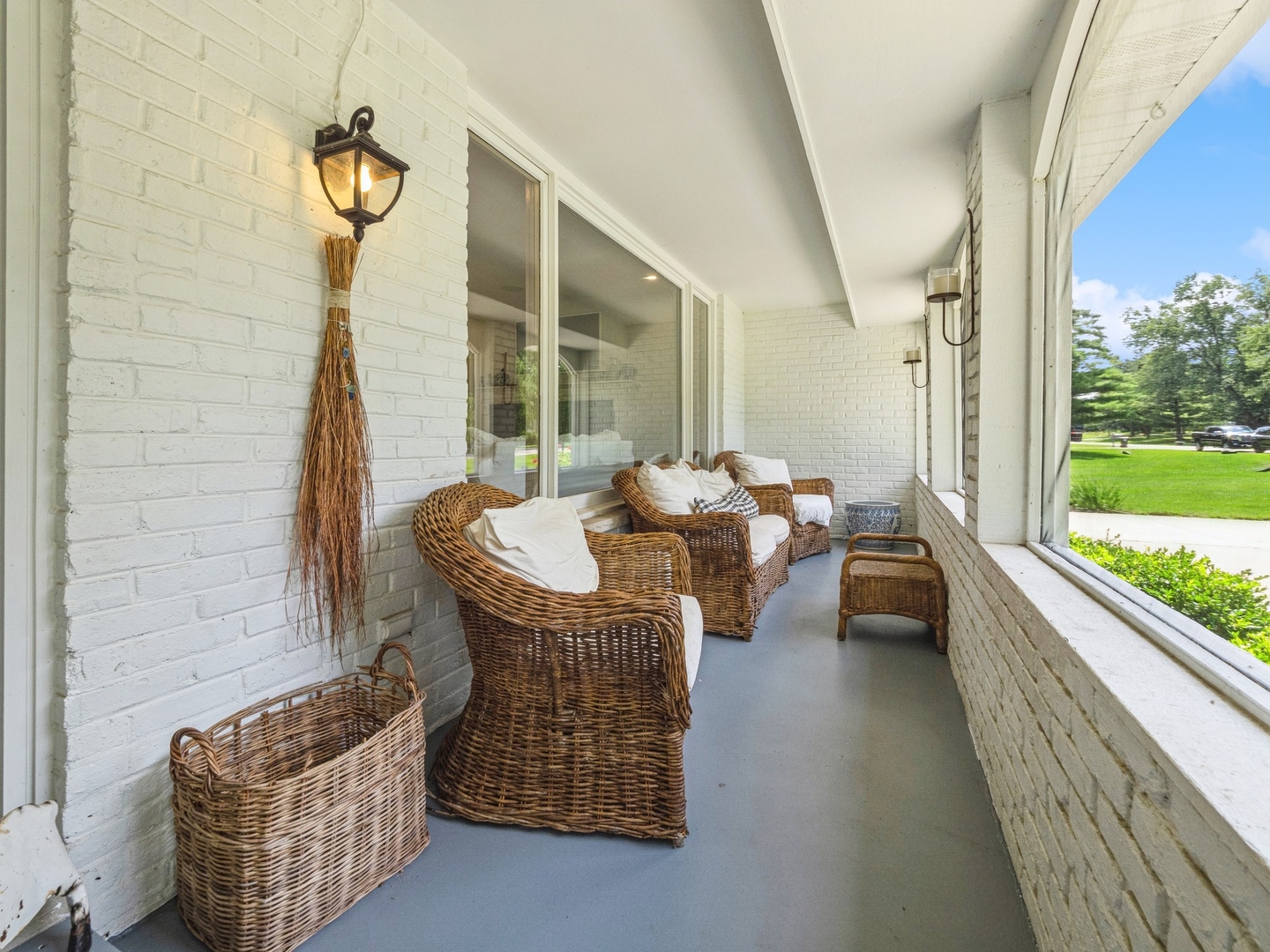 125 South Deerpath Road Barrington, IL 60010 - Photo 3 of 32 Gallery Image 3
