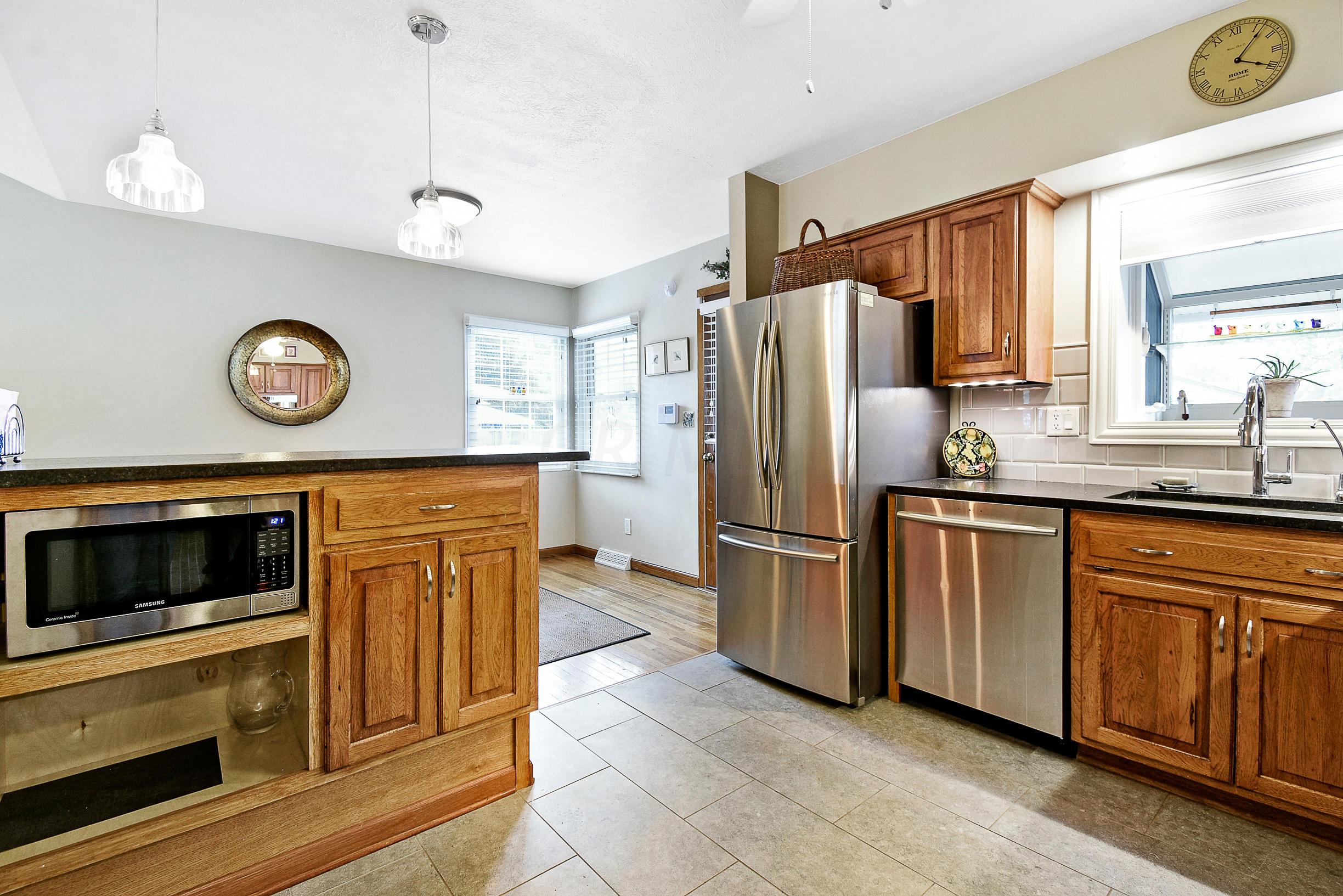 480 Bernhard Road Columbus, OH 43213 - Photo 10 of 33