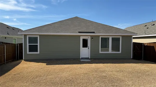 $1,850 | 5821 Cherry Holw Way, Princeton, TX 75407