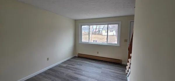 $2,100 | 35 Westland Avenue, Manchester, NH 03103