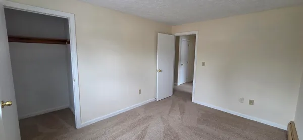 $2,100 | 35 Westland Avenue, Manchester, NH 03103