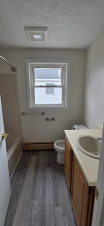 $2,100 | 35 Westland Avenue, Manchester, NH 03103