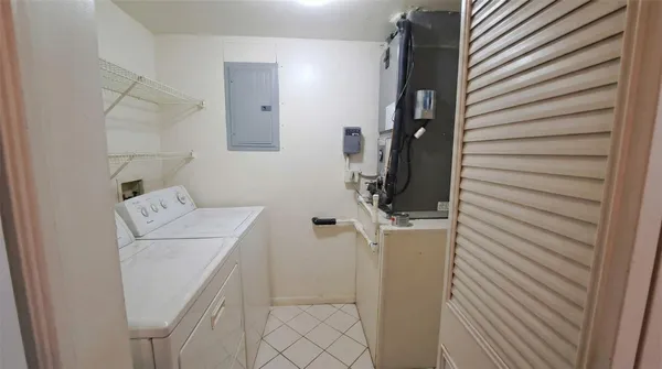 $1,595 | 222 Pine High Occupancy Vehicle Circle, Unit B2, Greenacres, FL 33463