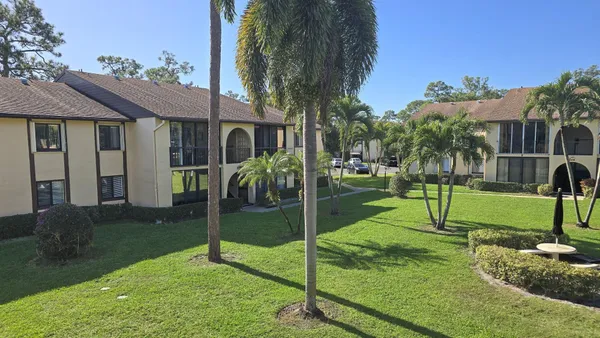 $1,595 | 222 Pine High Occupancy Vehicle Circle, Unit B2, Greenacres, FL 33463