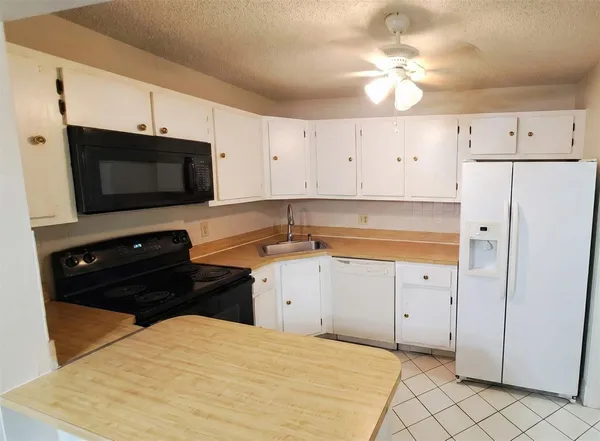 $1,595 | 222 Pine High Occupancy Vehicle Circle, Unit B2, Greenacres, FL 33463
