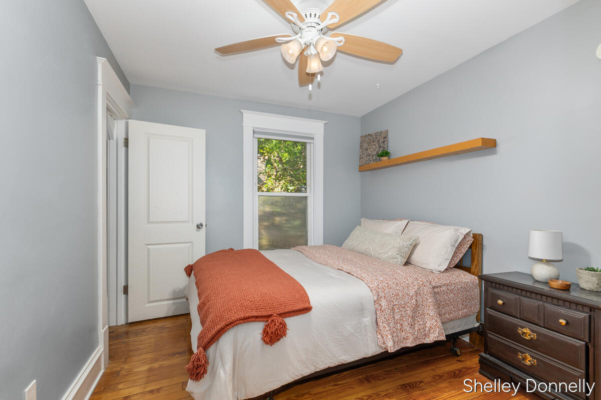 847 Innes Street Northeast Grand Rapids, MI 49503 - Photo 26 of 48 2nd bedroom