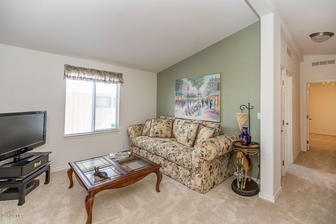 195 Tierra Rejada Road, Unit 21 Simi Valley, CA 93065 - Photo 11 of 32 195 Tierra Rejada Road, Spc. 21 -14