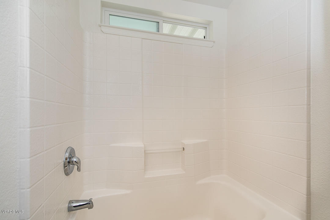 195 Tierra Rejada Road, Unit 21 Simi Valley, CA 93065 - Photo 20 of 32 195 Tierra Rejada Road, Spc. 21 -19