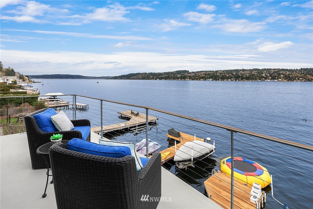 10718 Riviera Place Northeast Seattle, WA 98125 - Photo 1 of 29 Gallery Image 1