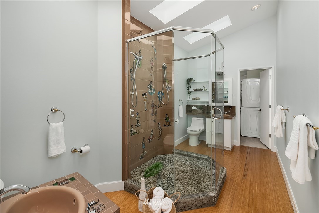 10718 Riviera Place Northeast Seattle, WA 98125 - Photo 14 of 29 Gallery Image 14
