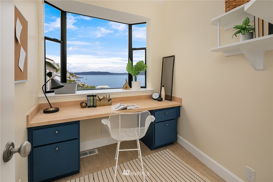 10718 Riviera Place Northeast Seattle, WA 98125 - Photo 20 of 29 Gallery Image 20