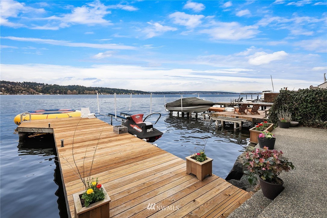 10718 Riviera Place Northeast Seattle, WA 98125 - Photo 26 of 29 Gallery Image 26