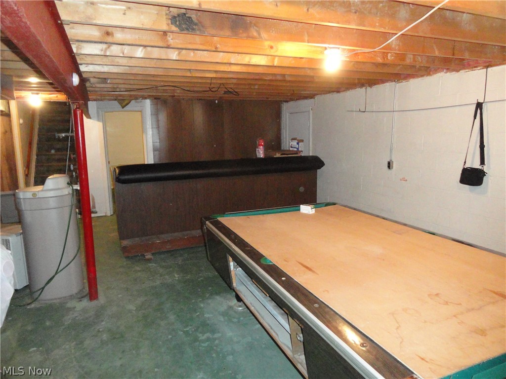 52 York Road Chester, WV 26034 - Photo 12 of 35