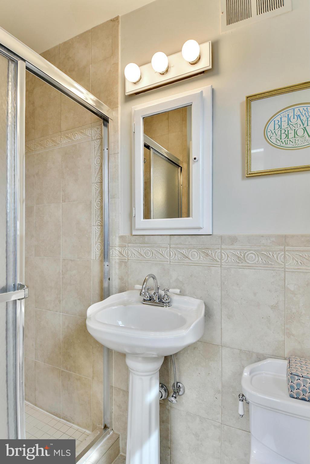 15429 Tindlay Street Silver Spring, MD 20905 - Photo 21 of 30 Bath