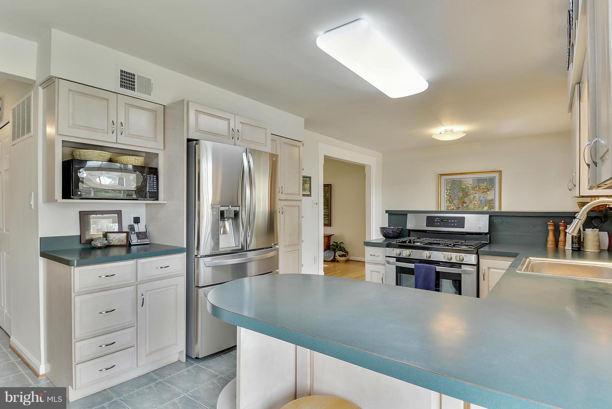 15429 Tindlay Street Silver Spring, MD 20905 - Photo 8 of 30 Kitchen