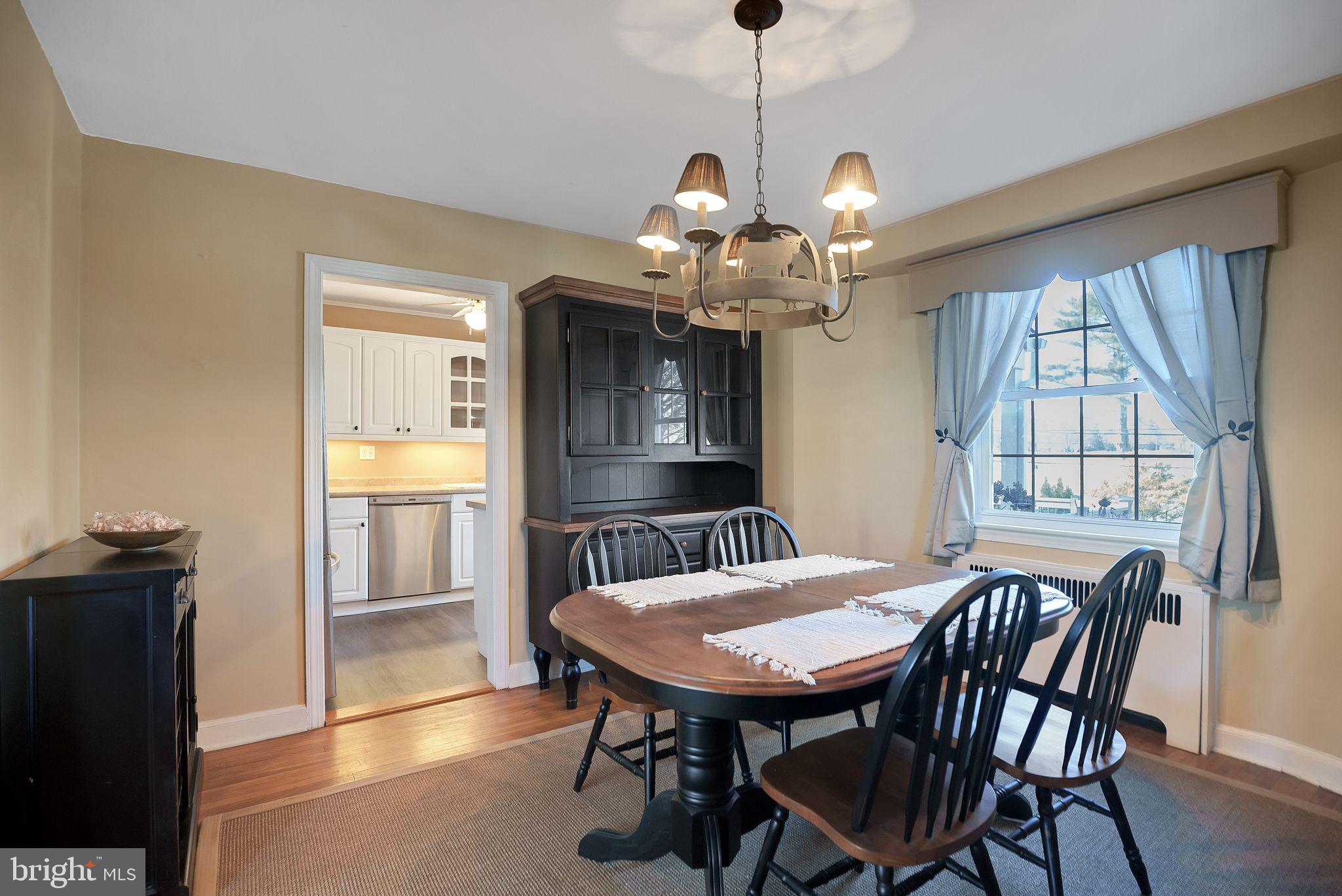 27 Medbury Road Wallingford, PA 19086 - Photo 8 of 36 Dining Room