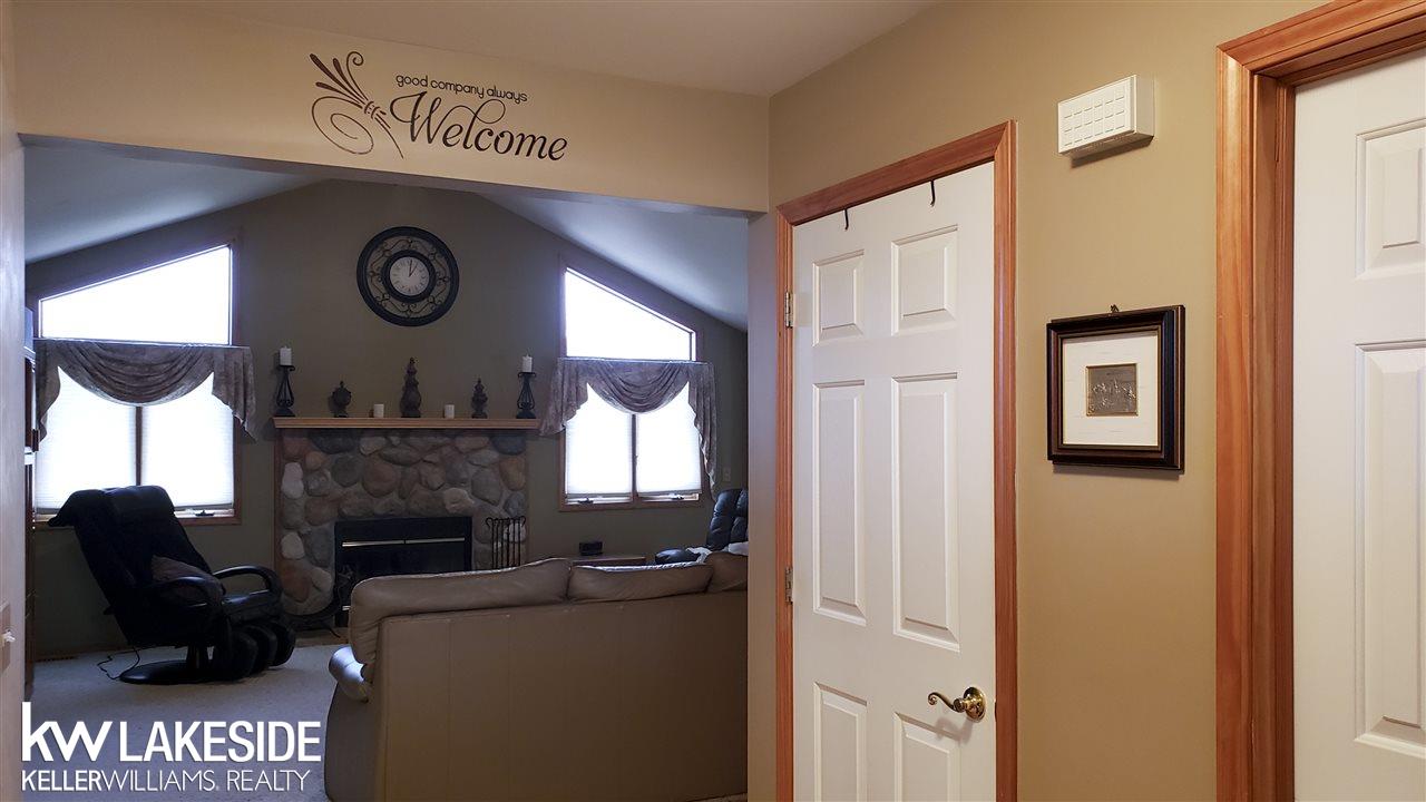 62335 Ray Center Road Ray, MI 48096 - Photo 5 of 38 50010143-4.JPG