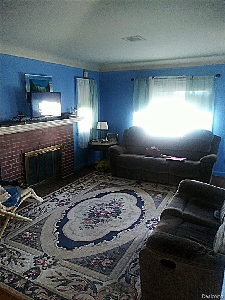 5515 Cadieux Road Detroit, MI 48224 - Photo 5 of 16 20181011_140142_HDR.jpg