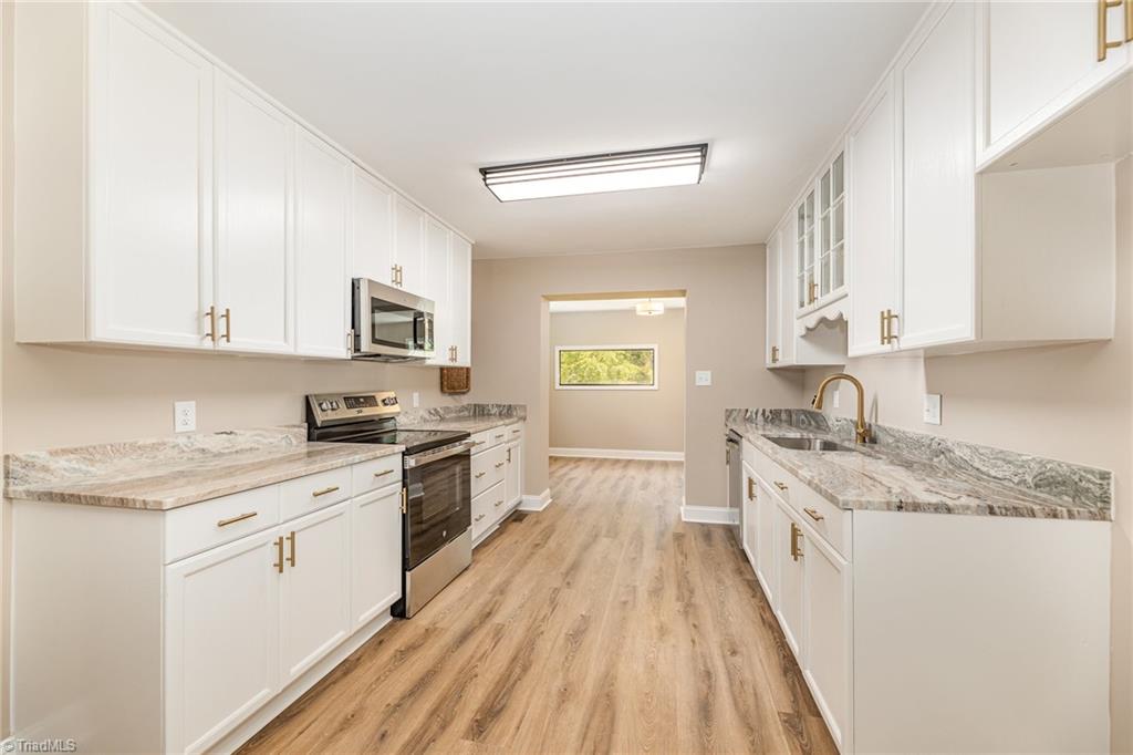 4353 Valley View Road Thomasville, NC 27360 - Photo 11 of 37