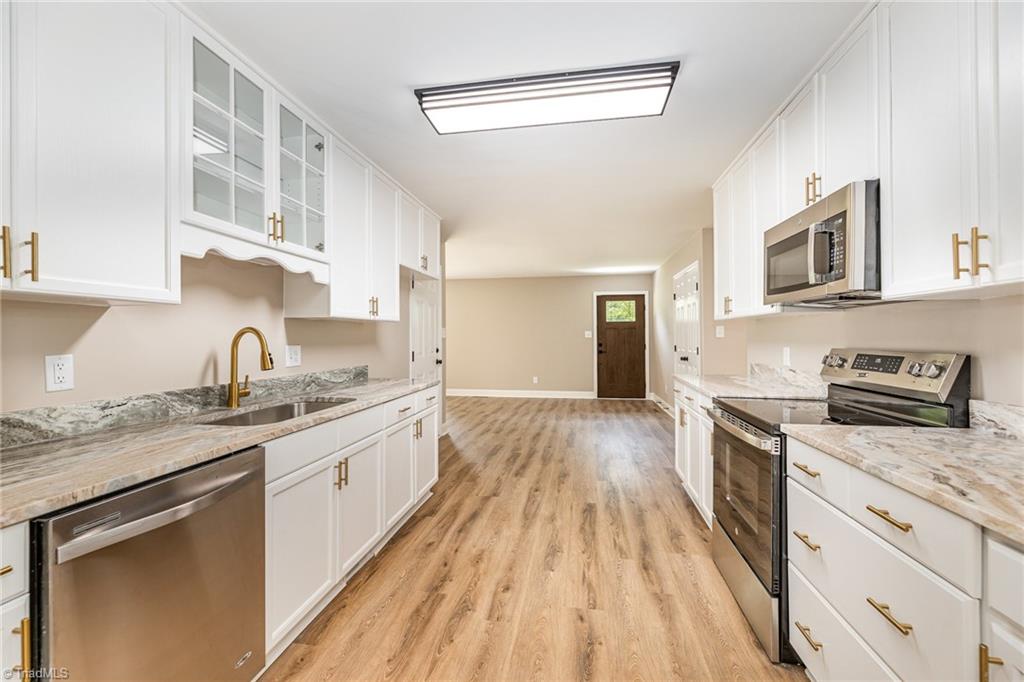 4353 Valley View Road Thomasville, NC 27360 - Photo 14 of 37